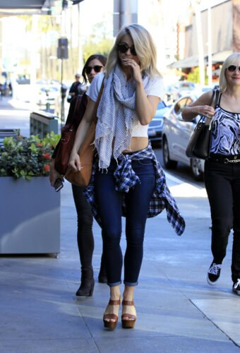 Julianne Hough Feet Toes And Soles 1679