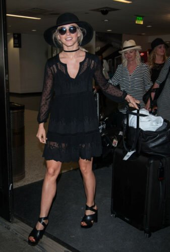 Julianne Hough Feet Toes And Soles 1708