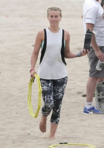 Julianne Hough Feet Toes And Soles 1870