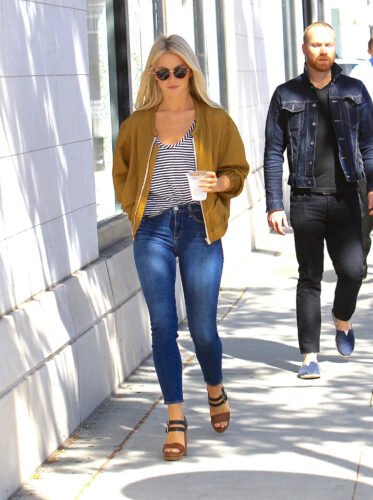 Julianne Hough Feet Toes And Soles 1936