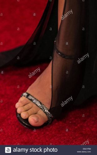 Morena Baccarin Feet Toes And Soles 276