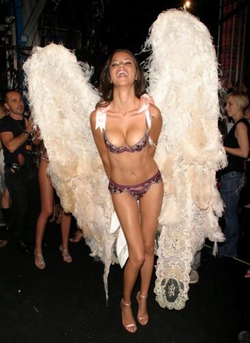 Adriana Lima Feet Toes And Soles 261