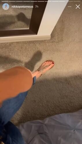 Nicole Louise Frye Feet Toes And Soles 276