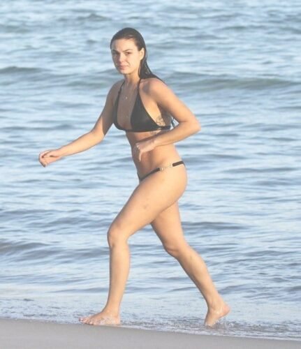 Isis Valverde Feet Toes And Soles 51