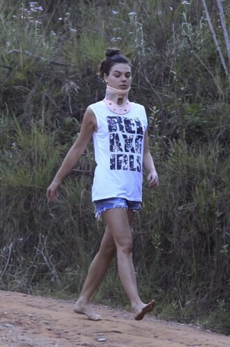 Isis Valverde Feet Toes And Soles 82