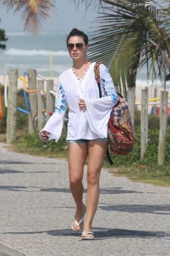 Isis Valverde Feet Toes And Soles 201