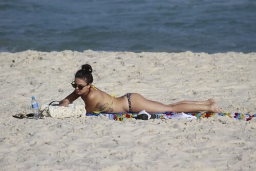 Isis Valverde Feet Toes And Soles 230