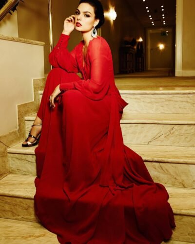 Isis Valverde Feet Toes And Soles 341