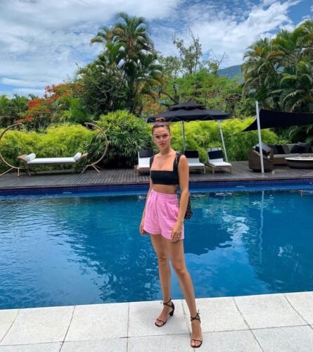 Isis Valverde Feet Toes And Soles 716