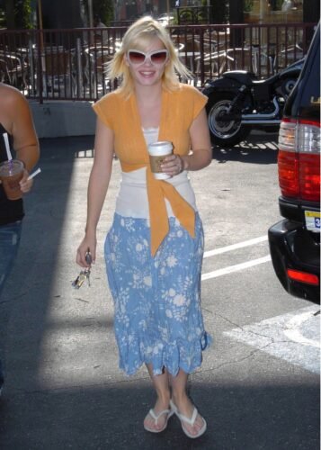 Elisha Cuthbert Feet Toes And Soles 9