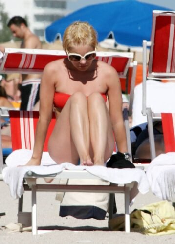 Elisha Cuthbert Feet Toes And Soles 74