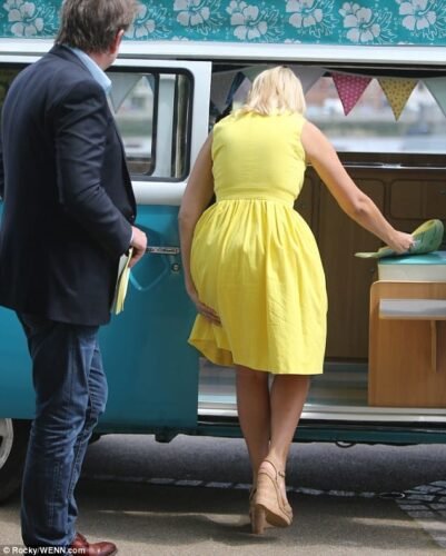 Holly Willoughby Feet Toes And Soles 312