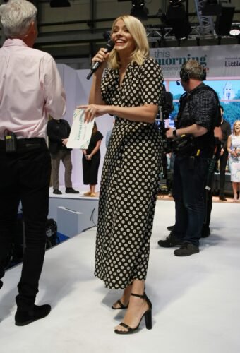 Holly Willoughby Feet Toes And Soles 778