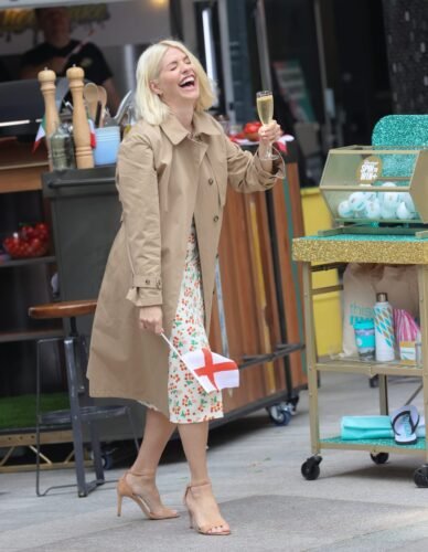Holly Willoughby Feet Toes And Soles 1216