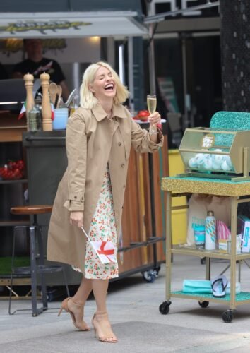 Holly Willoughby Feet Toes And Soles 1219