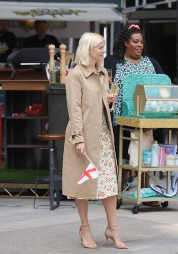 Holly Willoughby Feet Toes And Soles 1223