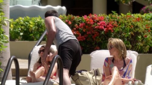 Sarah Hyland Feet Toes And Soles 25