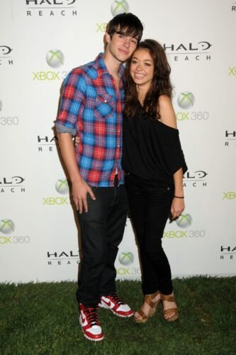 Sarah Hyland Feet Toes And Soles 43