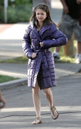 Sarah Hyland Feet Toes And Soles 45