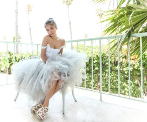 Sarah Hyland Feet Toes And Soles 51