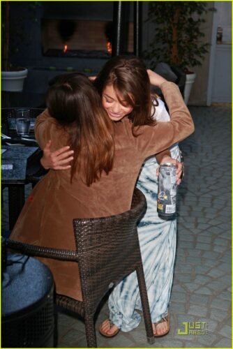 Sarah Hyland Feet Toes And Soles 58