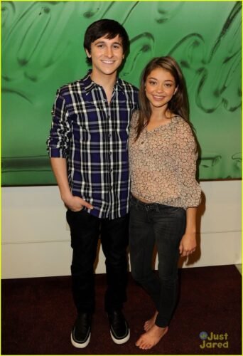 Sarah Hyland Feet Toes And Soles 107