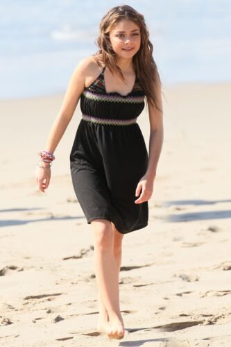 Sarah Hyland Feet Toes And Soles 151