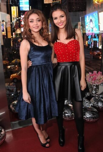 Sarah Hyland Feet Toes And Soles 332