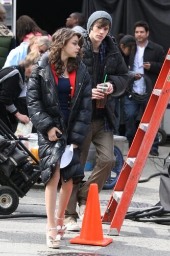 Sarah Hyland Feet Toes And Soles 344