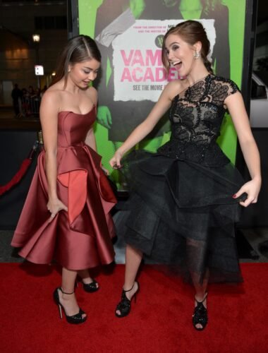 Sarah Hyland Feet Toes And Soles 553