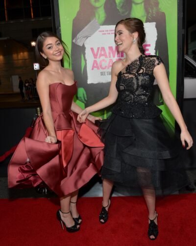 Sarah Hyland Feet Toes And Soles 554