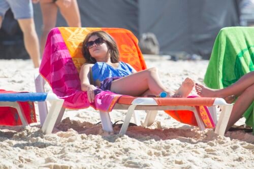 Sarah Hyland Feet Toes And Soles 574