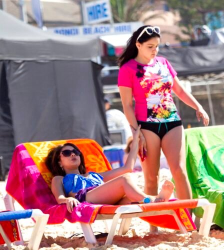 Sarah Hyland Feet Toes And Soles 592