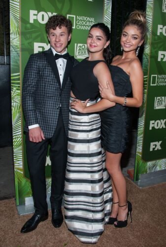 Sarah Hyland Feet Toes And Soles 714