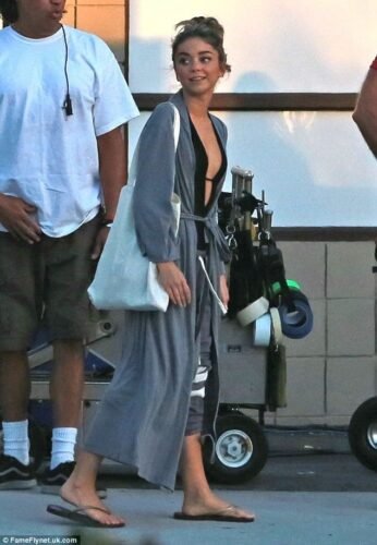 Sarah Hyland Feet Toes And Soles 737