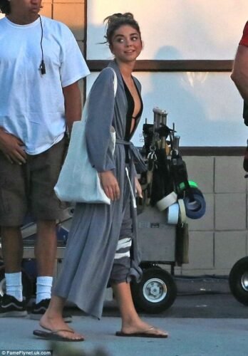 Sarah Hyland Feet Toes And Soles 738