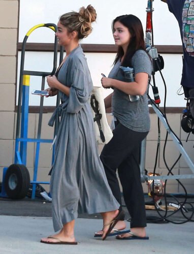 Sarah Hyland Feet Toes And Soles 744