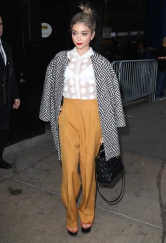 Sarah Hyland Feet Toes And Soles 772