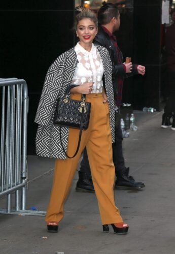 Sarah Hyland Feet Toes And Soles 773