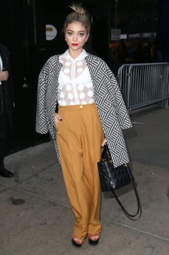 Sarah Hyland Feet Toes And Soles 777