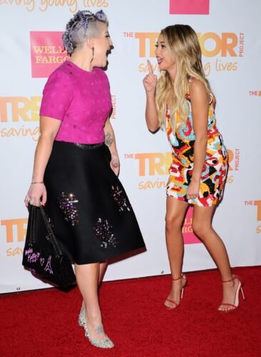 Sarah Hyland Feet Toes And Soles 802