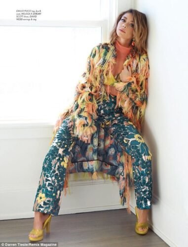 Sarah Hyland Feet Toes And Soles 1086