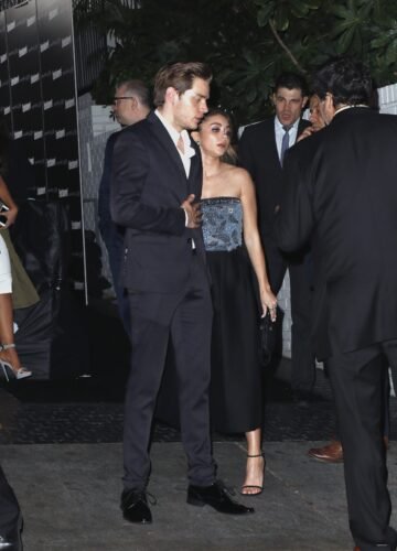 Sarah Hyland Feet Toes And Soles 1179