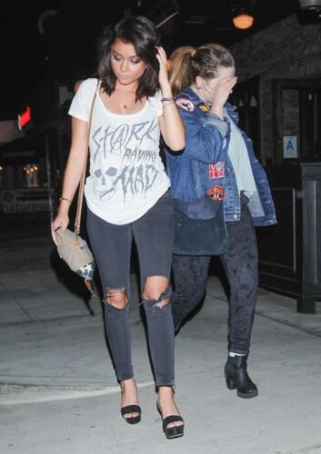 Sarah Hyland Feet Toes And Soles 1263