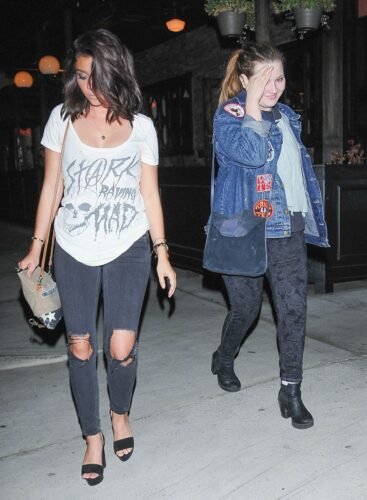 Sarah Hyland Feet Toes And Soles 1264