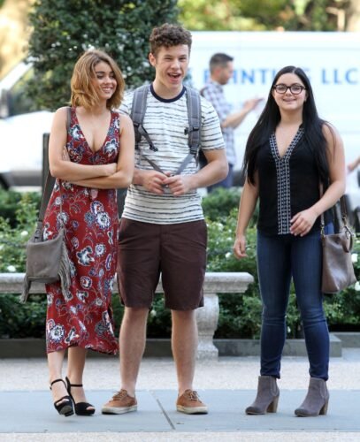 Sarah Hyland Feet Toes And Soles 1283