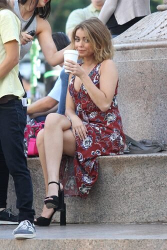 Sarah Hyland Feet Toes And Soles 1285