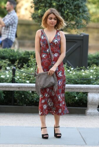 Sarah Hyland Feet Toes And Soles 1289