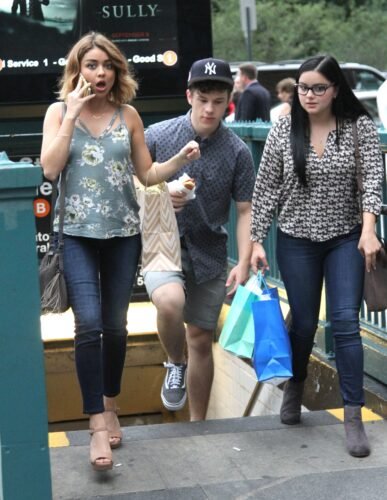 Sarah Hyland Feet Toes And Soles 1293