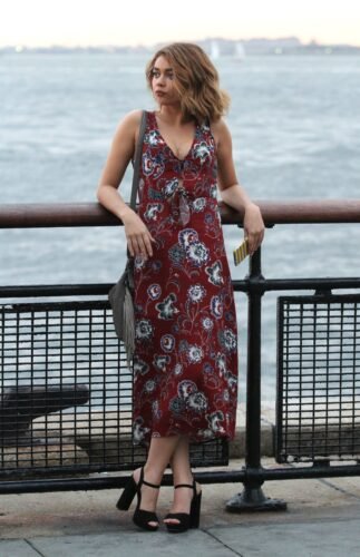 Sarah Hyland Feet Toes And Soles 1296